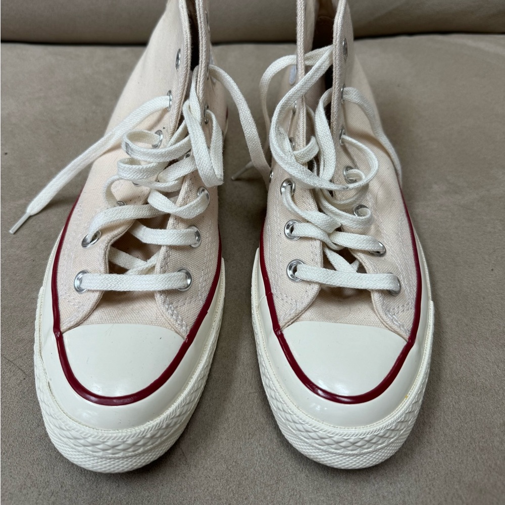 Converse Chuck Taylor All Stars women size 7.5 EUC